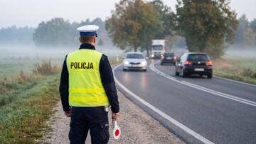 Czacz: pijany traktorzysta uciekł na pole